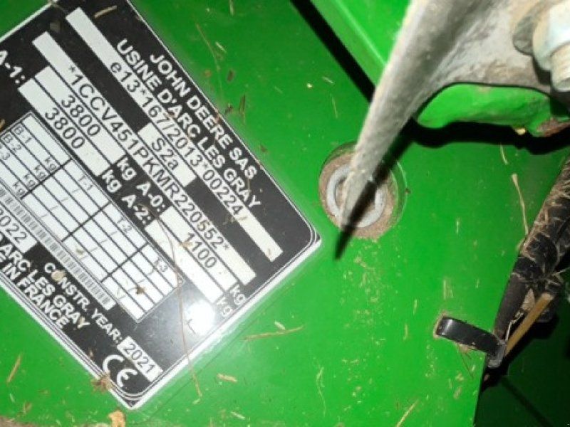 John Deere V451R