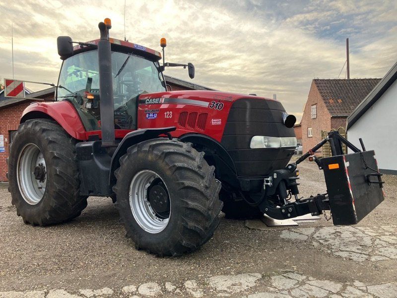 Case IH Magnum 310
