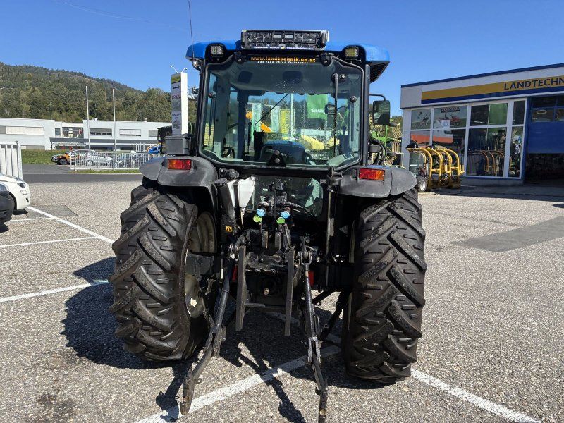 New Holland T4030 DeLuxe