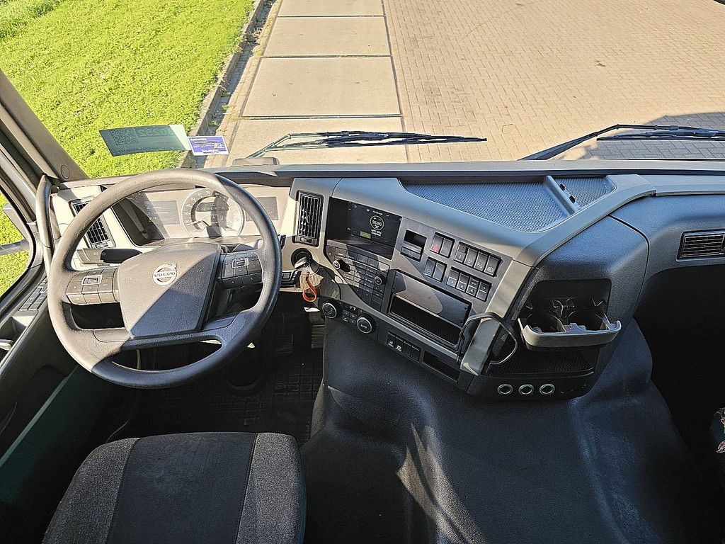 VOLVO FM 450 450 skirts airco