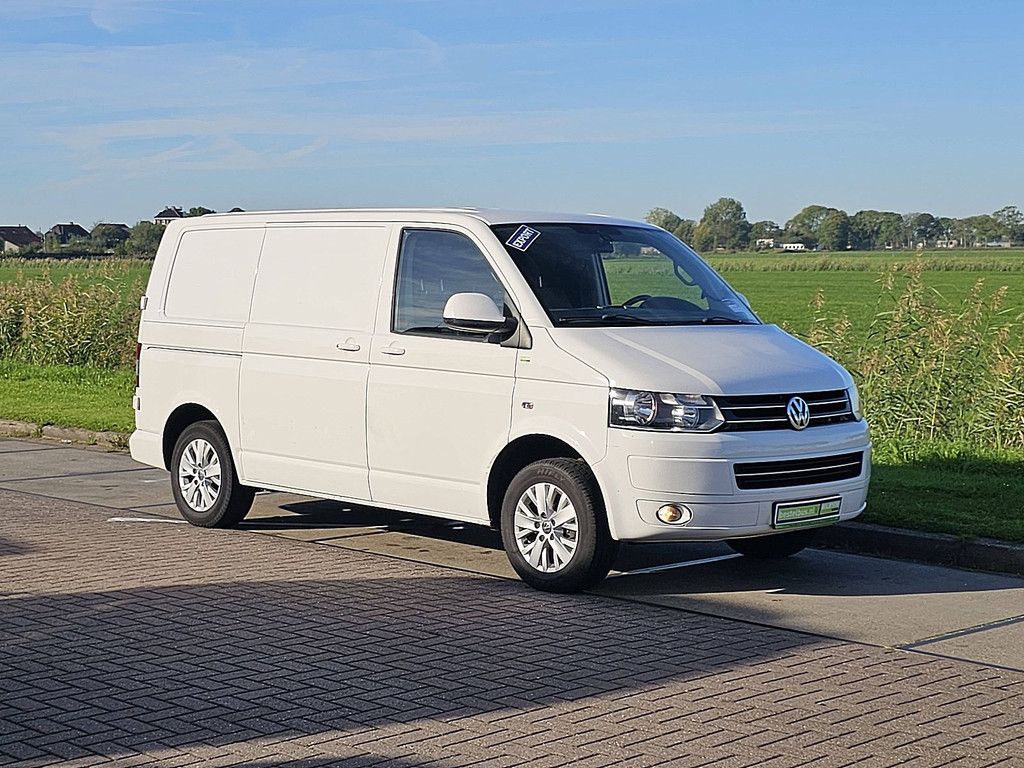 VOLKSWAGEN TRANSPORTER 2.0 TDI L1H1 NAP 102Pk Airco Bumpers-Kleur Lm-Velgen Trekhaak Export !