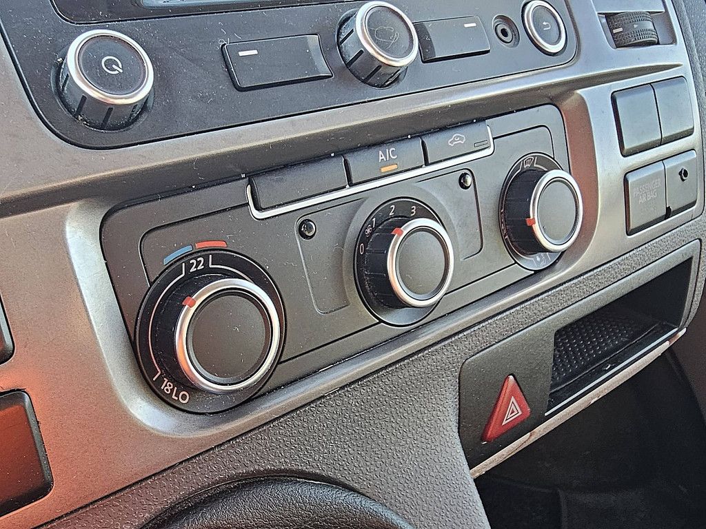VOLKSWAGEN TRANSPORTER 2.0 TDI L1H1 NAP 102Pk Airco Bumpers-Kleur Lm-Velgen Trekhaak Export !