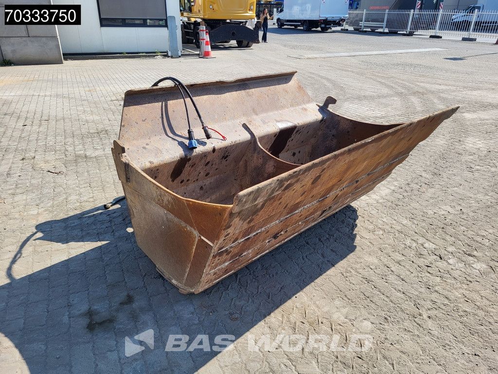 JST S80 Tiltbucket