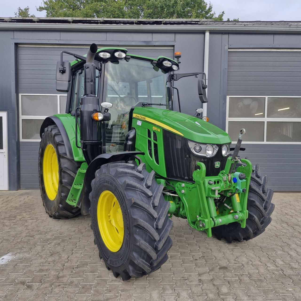 John deere 6110m
