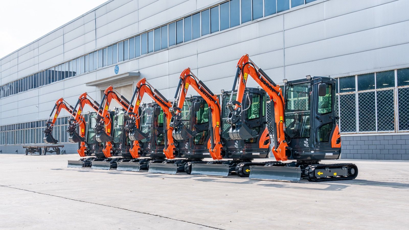 Senna Tools SA25 graafmachine 2500 kg – Yanmar – 3 bakken