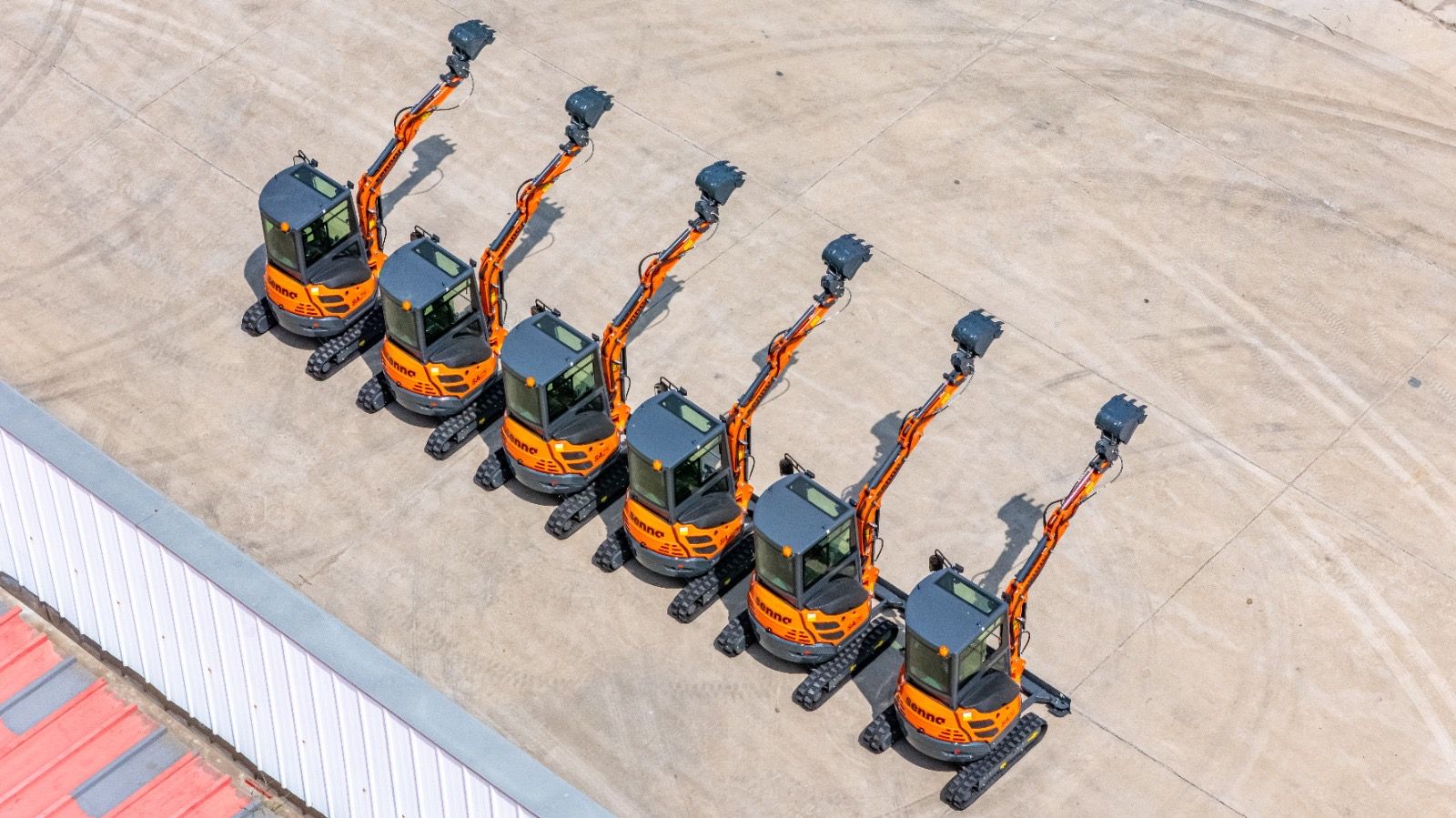 Senna Tools SA25 graafmachine 2500 kg – Yanmar – 3 bakken