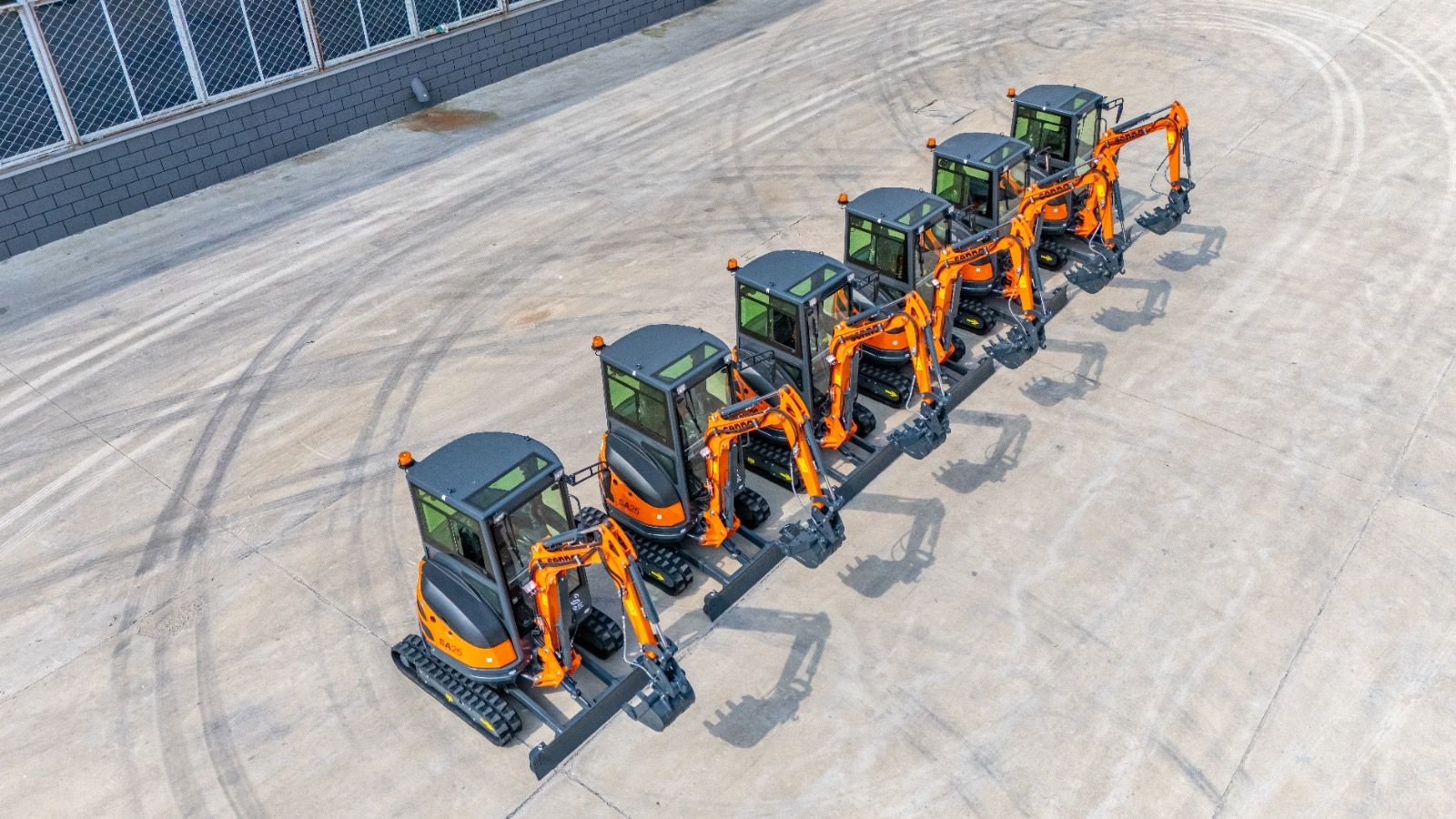 Senna Tools SA25 graafmachine 2500 kg – Yanmar – 3 bakken