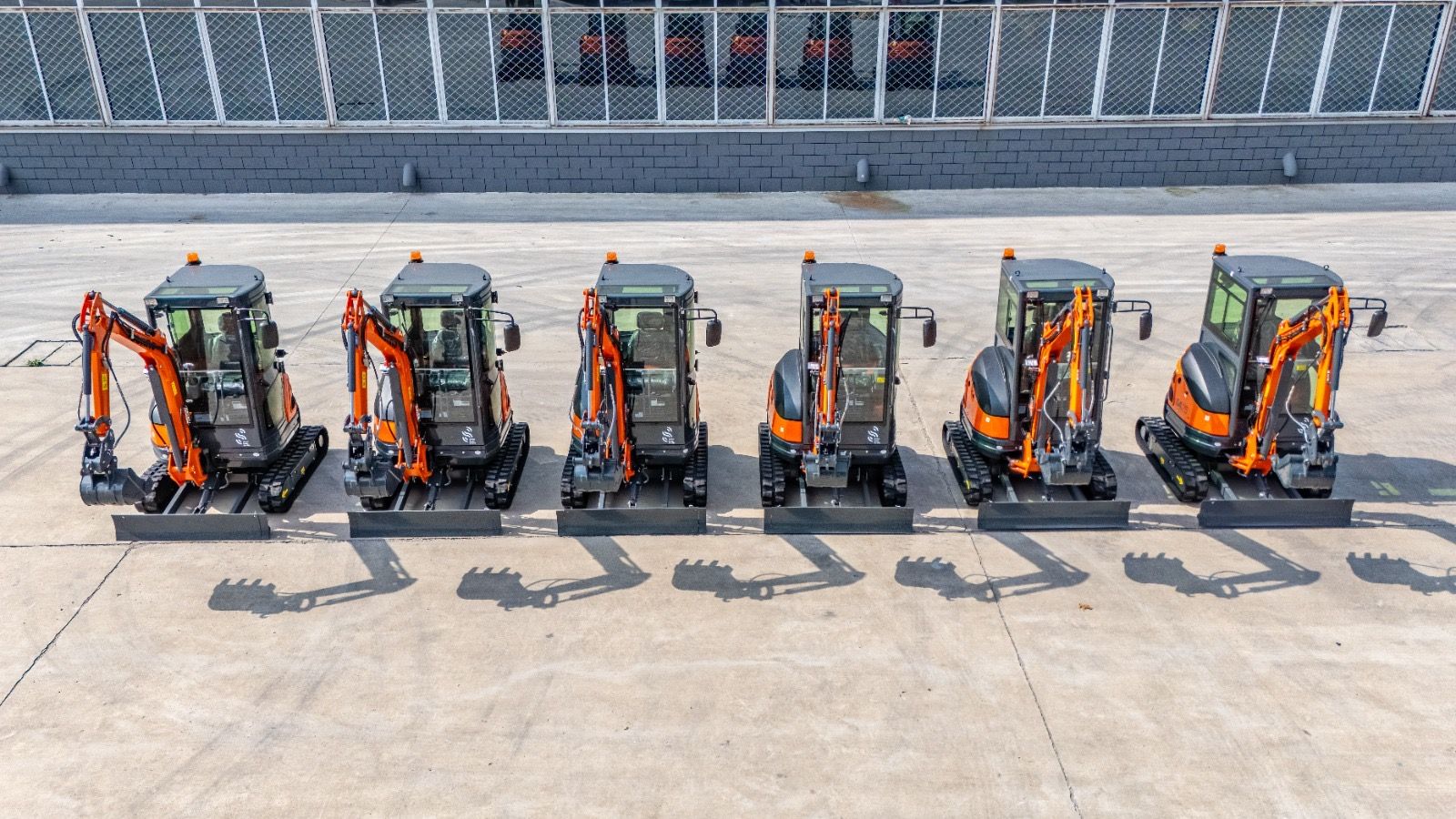 Senna Tools SA25 graafmachine 2500 kg – Yanmar – 3 bakken