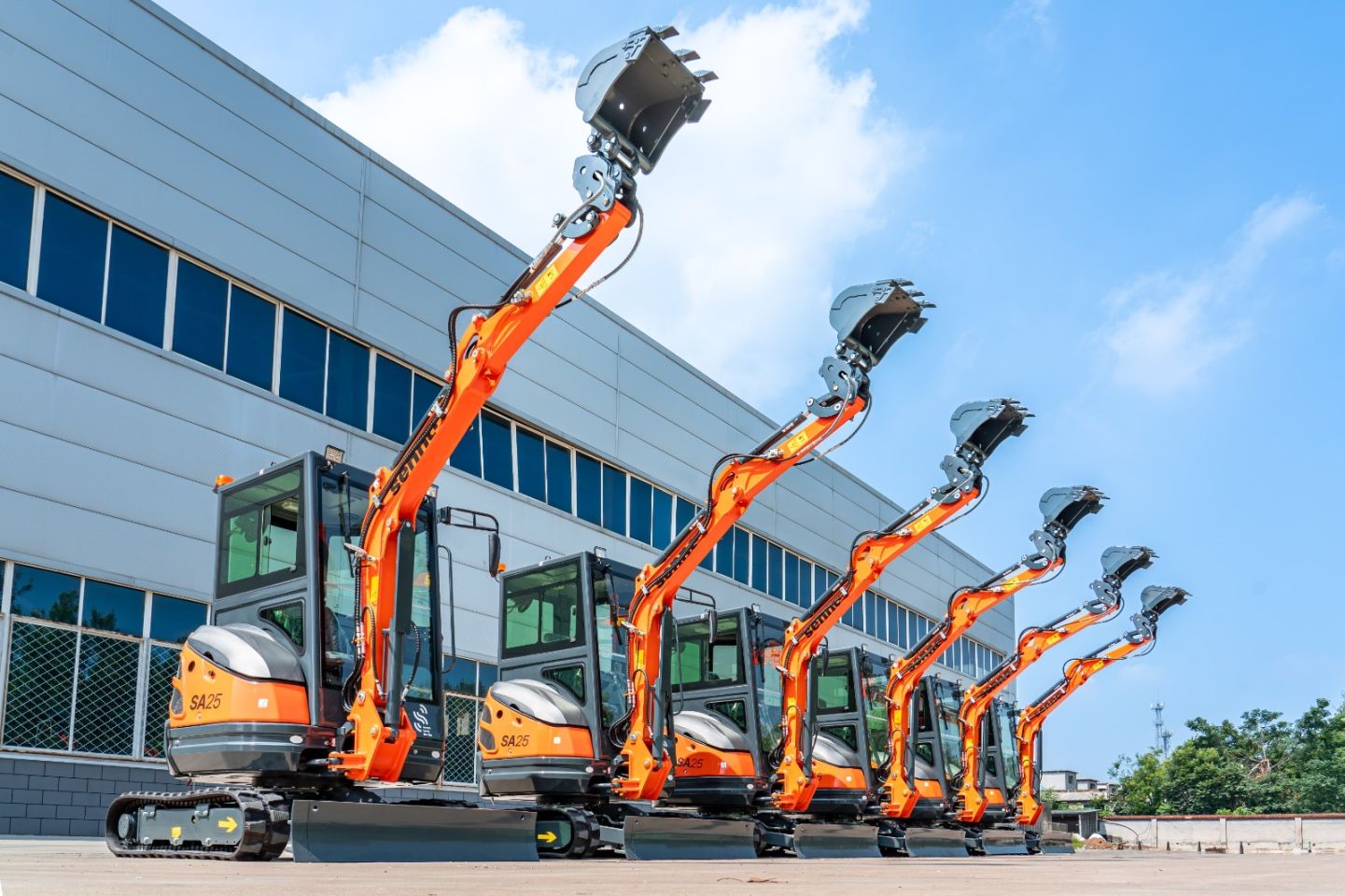 Senna Tools SA25 graafmachine 2500 kg – Yanmar – 3 bakken