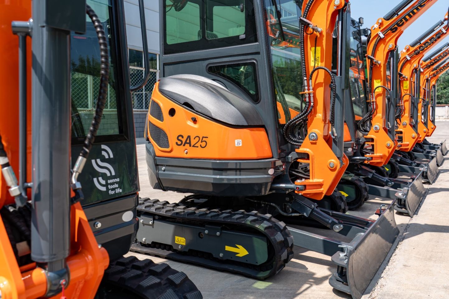 Senna Tools SA25 graafmachine 2500 kg – Yanmar – 3 bakken
