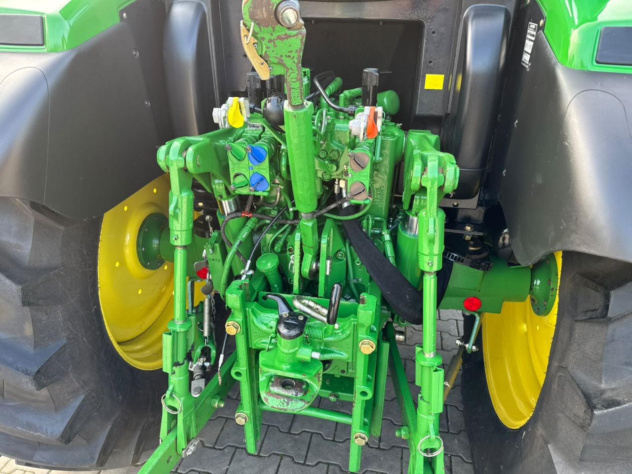 John Deere 6105R AQ