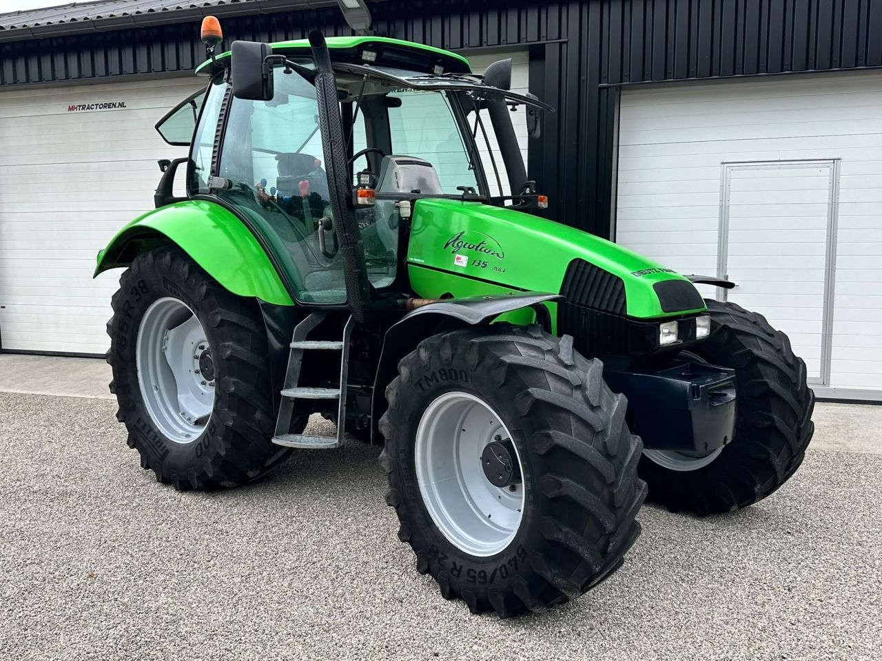 TE KOOP: zeer nette DEUTZ AGROTRON 135