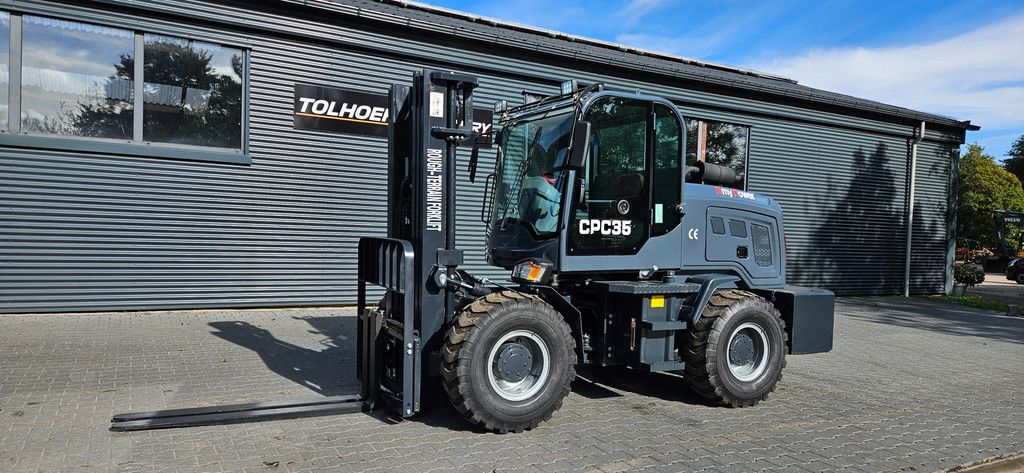 Wolf CPC 35 ruwterrein heftruck