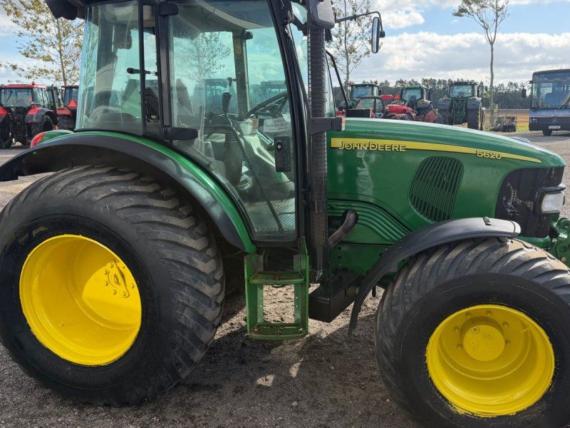 John Deere 5620 Fin bette , kun 3800 timer