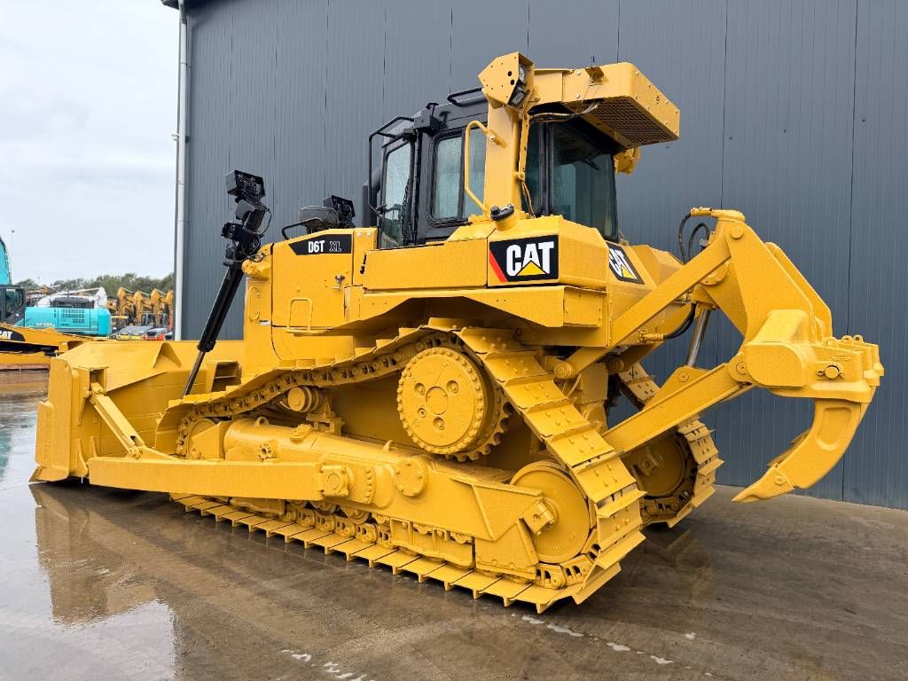 CAT D6T XL