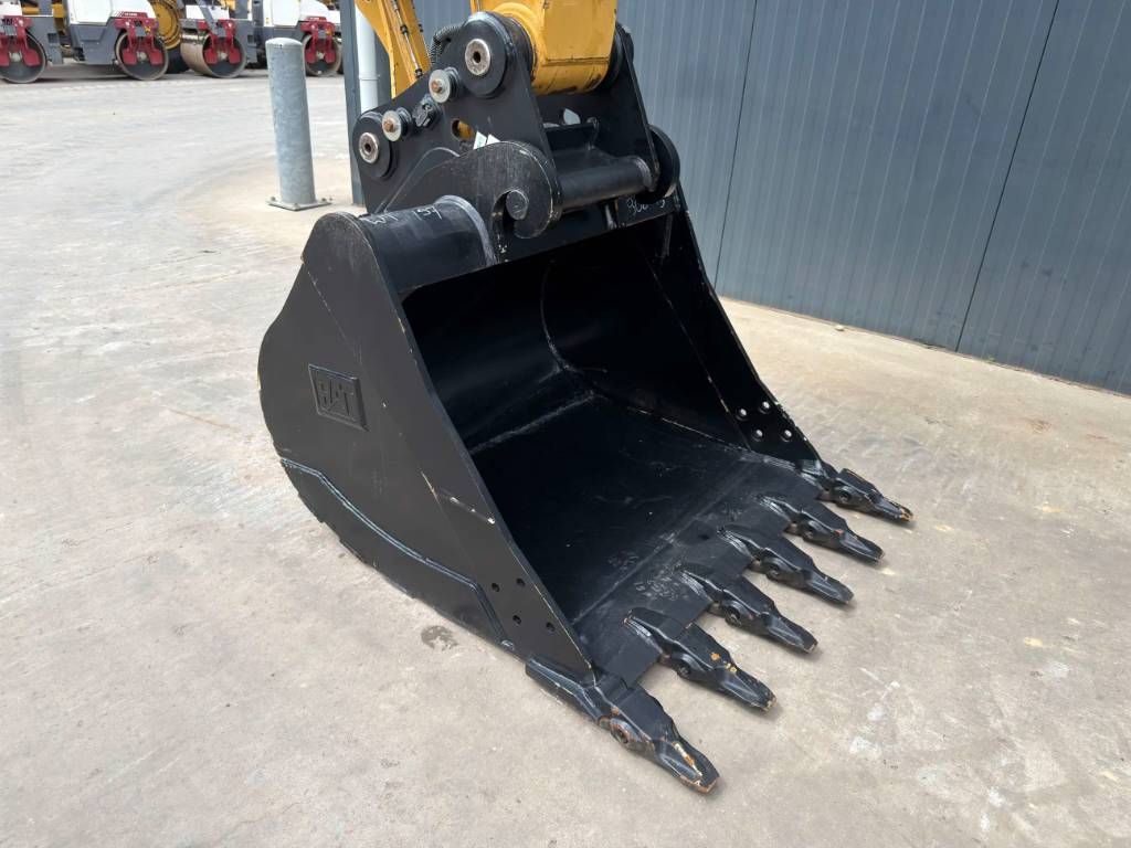 CAT M318F