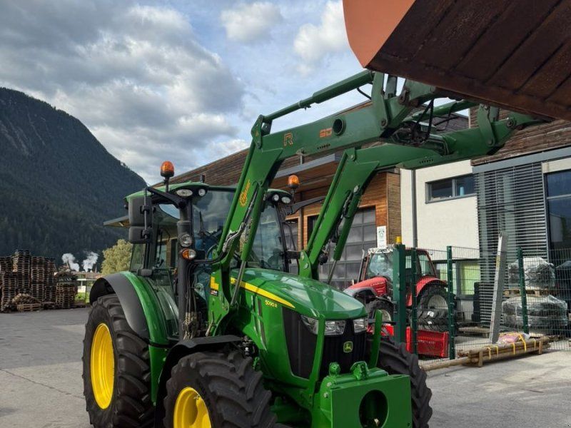 John Deere 5090R