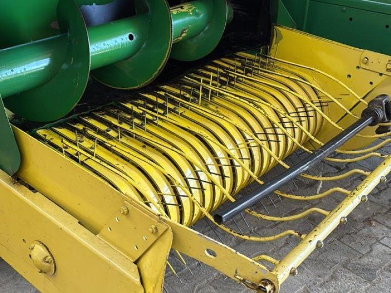 John Deere 332A