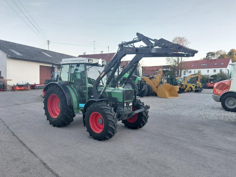 Fendt 250 S Allrad mit Frontlader