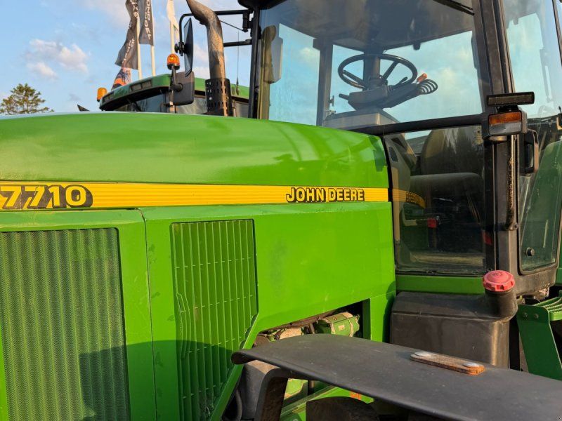 John Deere 7710