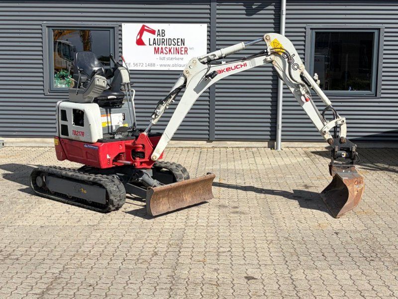 Takeuchi TB217R Årgang m/ Powertilt PTA-4.5 og 100 cm JST skovl
