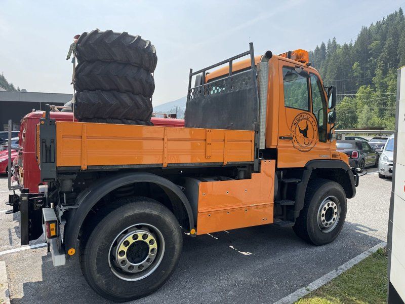 Mercedes-Benz U400