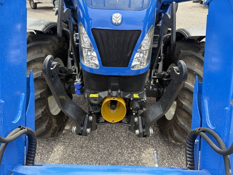 New Holland T5.90