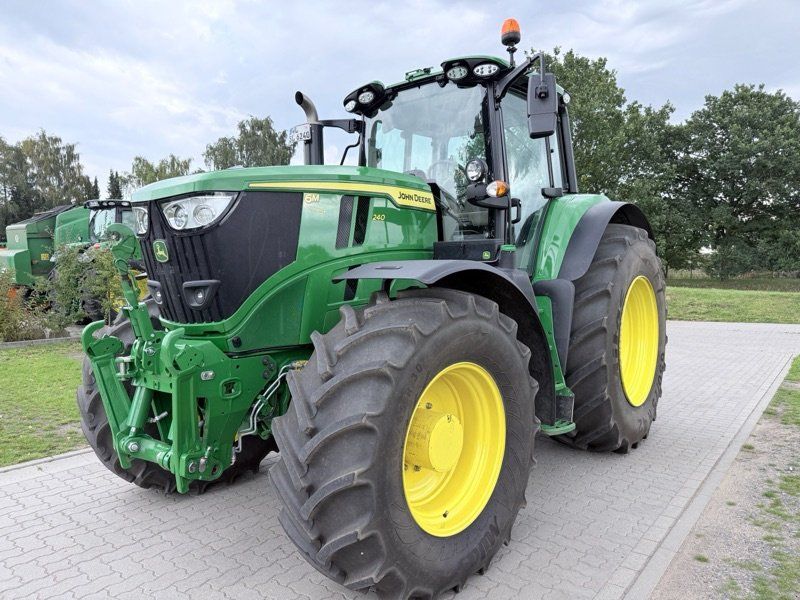 John Deere 6M240 AP