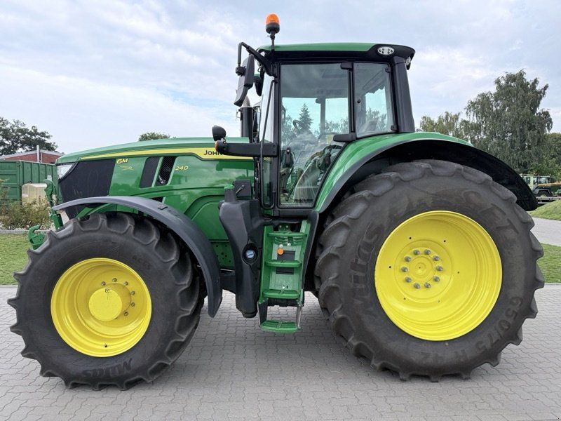 John Deere 6M240 AP