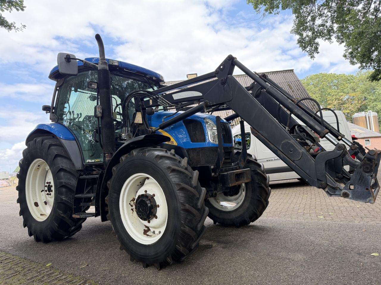 New Holland TS100A Plus