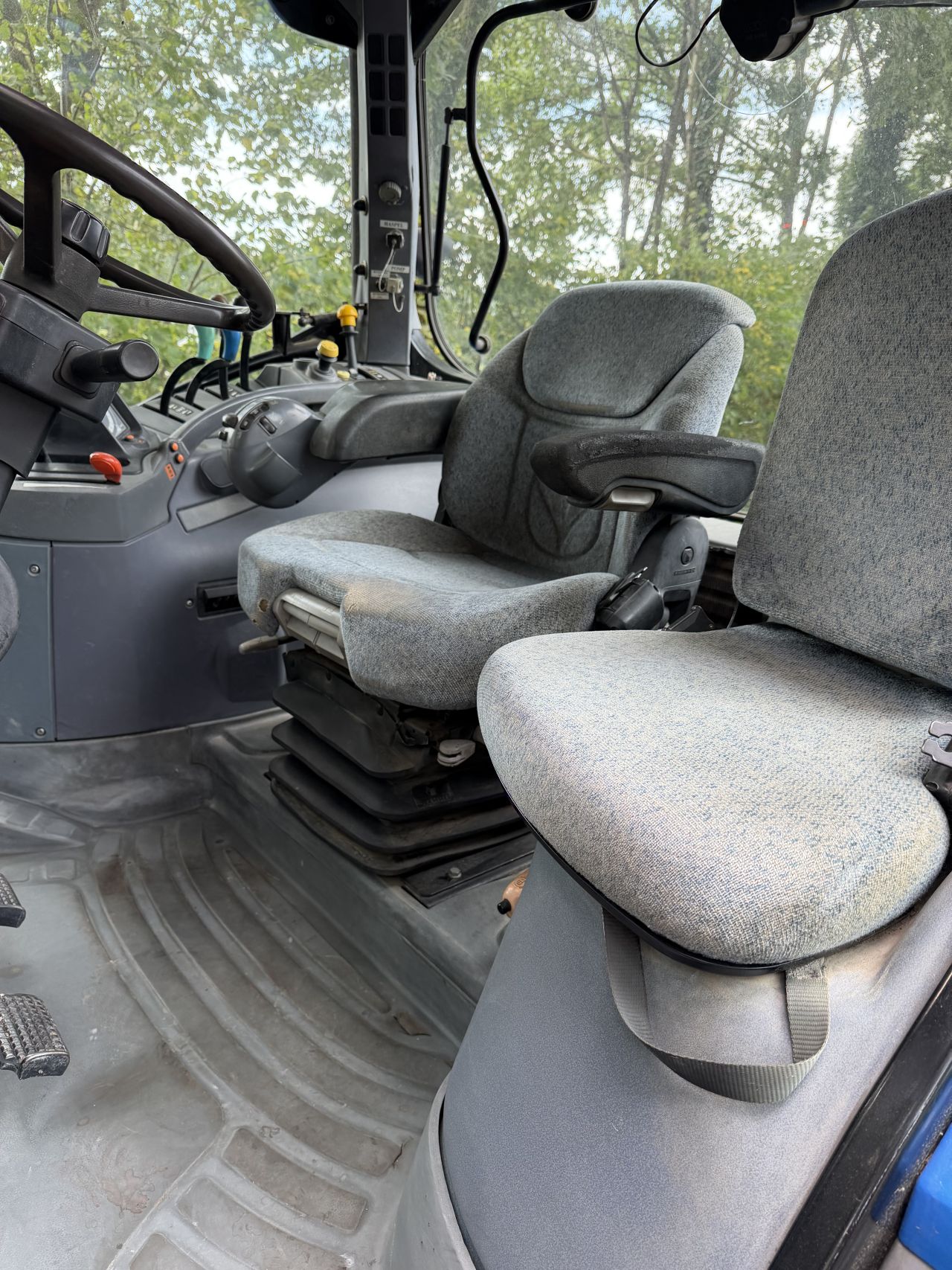 New Holland TS100A Plus
