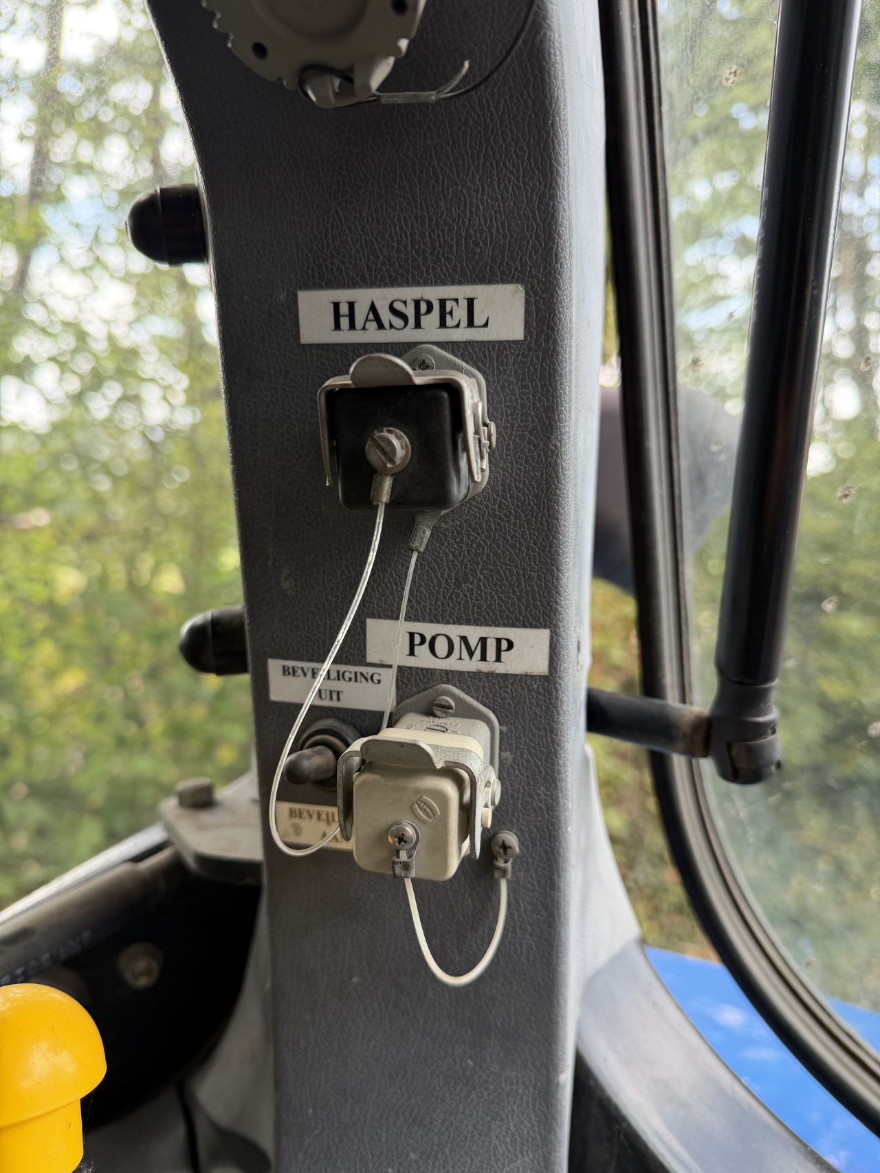 New Holland TS100A Plus