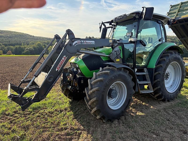 Deutz-Fahr K410 mit Frontlader