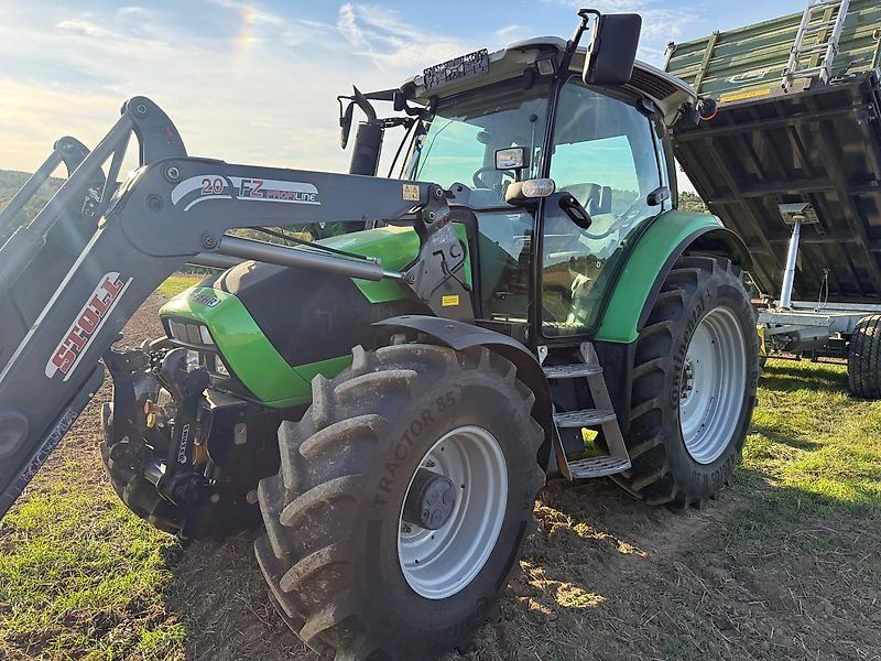 Deutz-Fahr K410 mit Frontlader