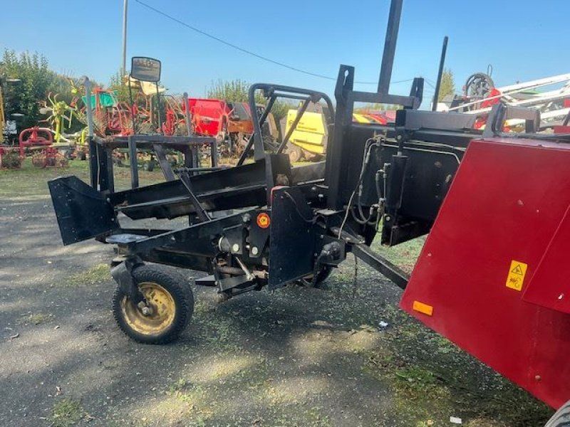 New Holland BB980