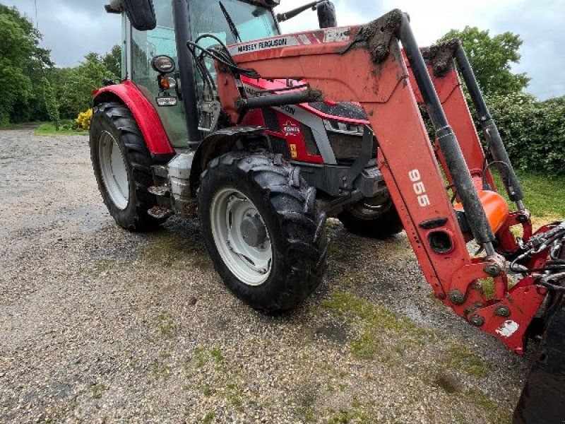 Massey Ferguson 5S-115 D4 DX