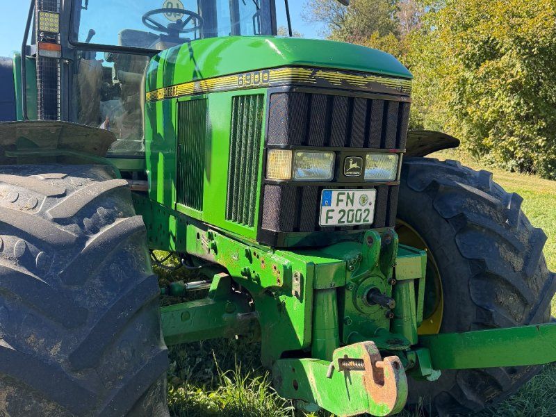 John Deere 6900
