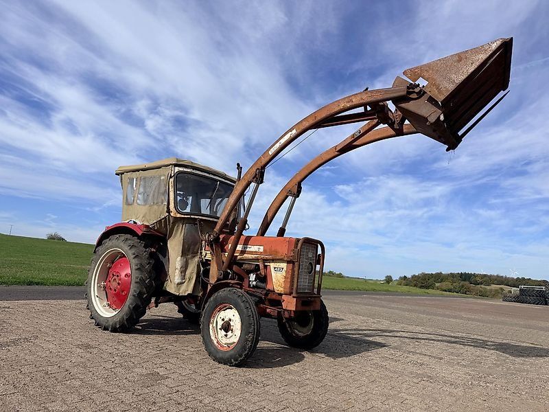 Case IH 423 mit Frontlader