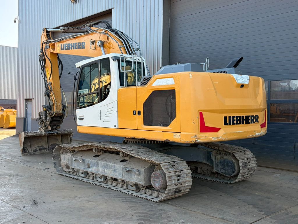 Liebherr R922LC