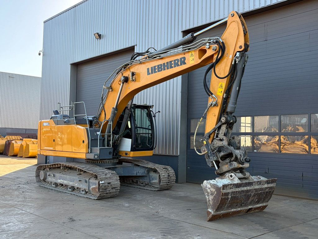 Liebherr R922LC