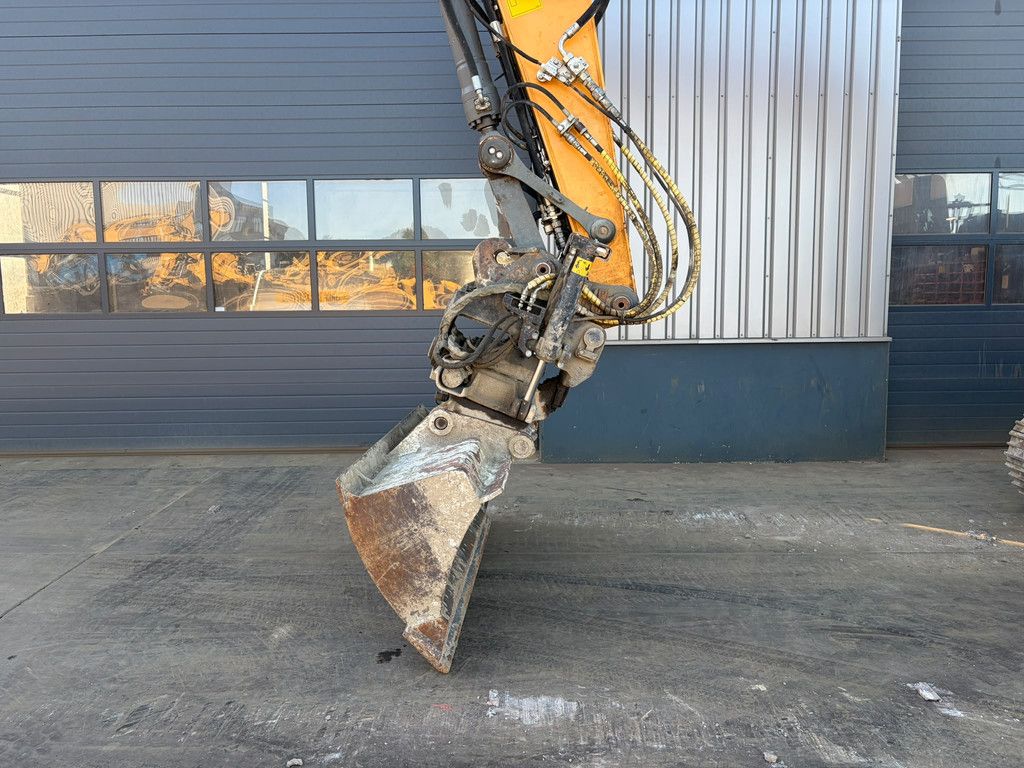 Liebherr R922LC