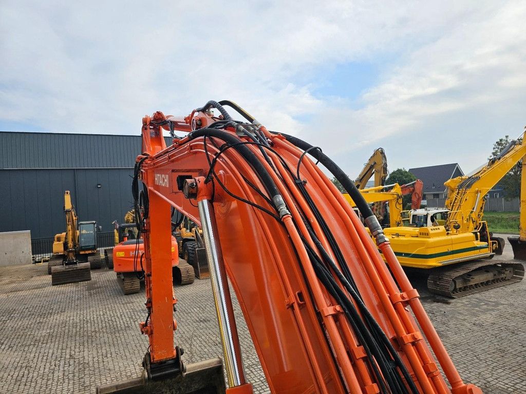 Hitachi ZX250LC-5B WE1781