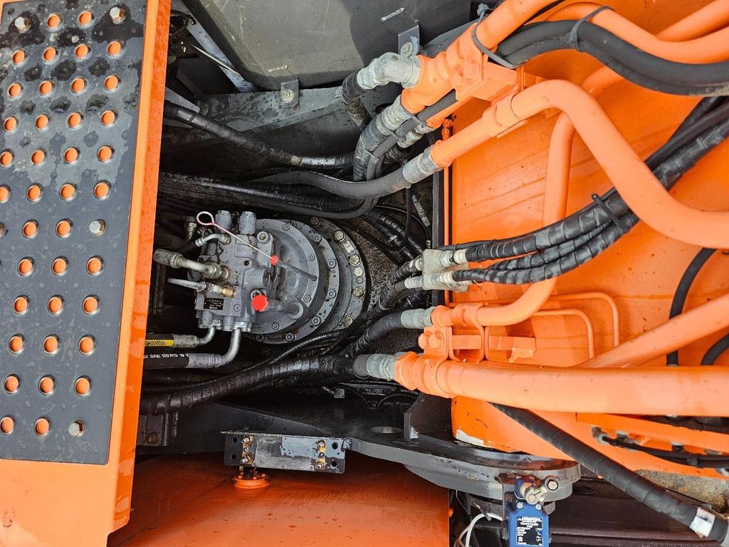 Hitachi ZX250LC-5B WE1781