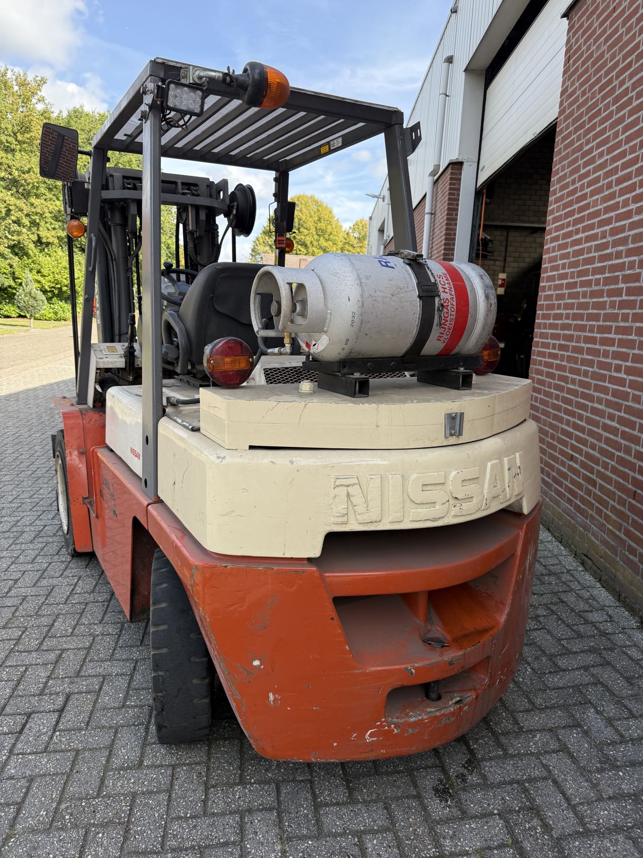 Nissan heftrck
