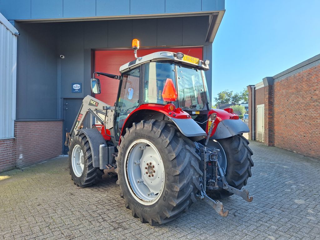 Massey Ferguson 5445 DYNA-4