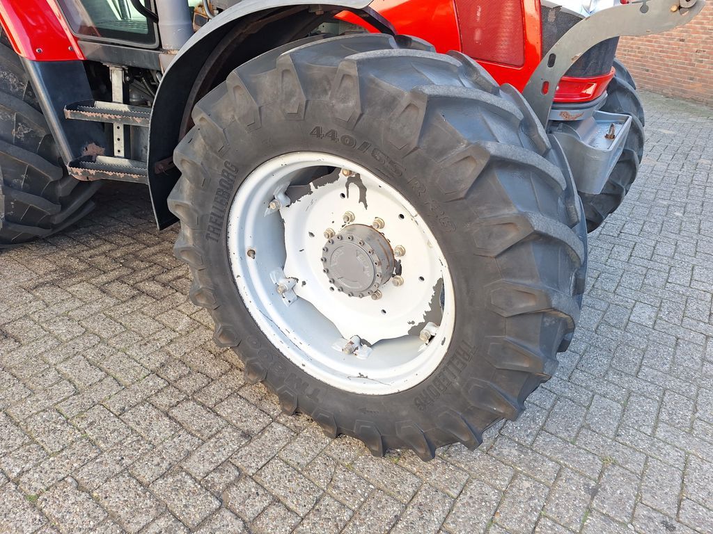 Massey Ferguson 5445 DYNA-4