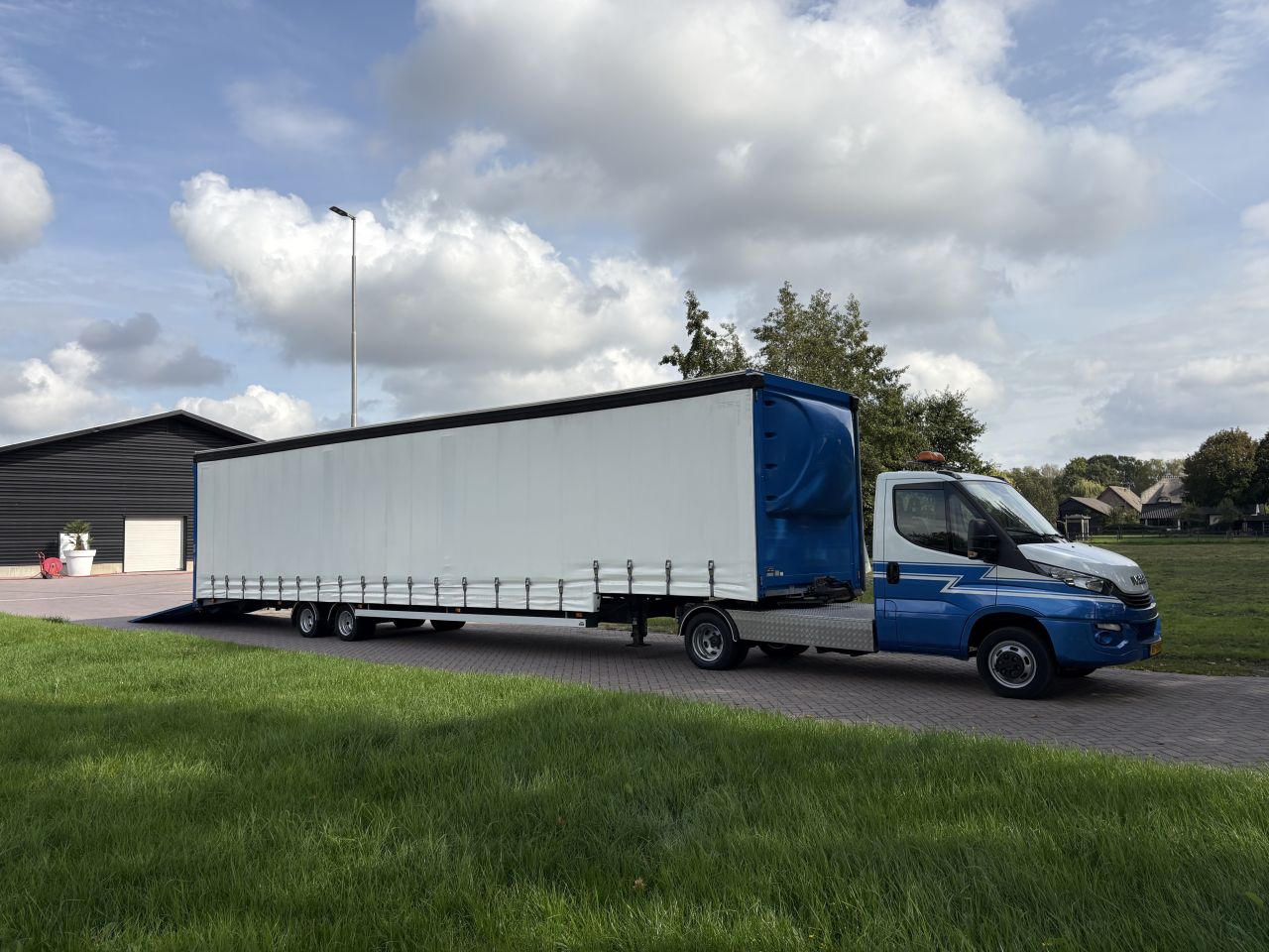 Be trekker Iveco Daily 40C15 euro 6 - be oplegger autotransporte