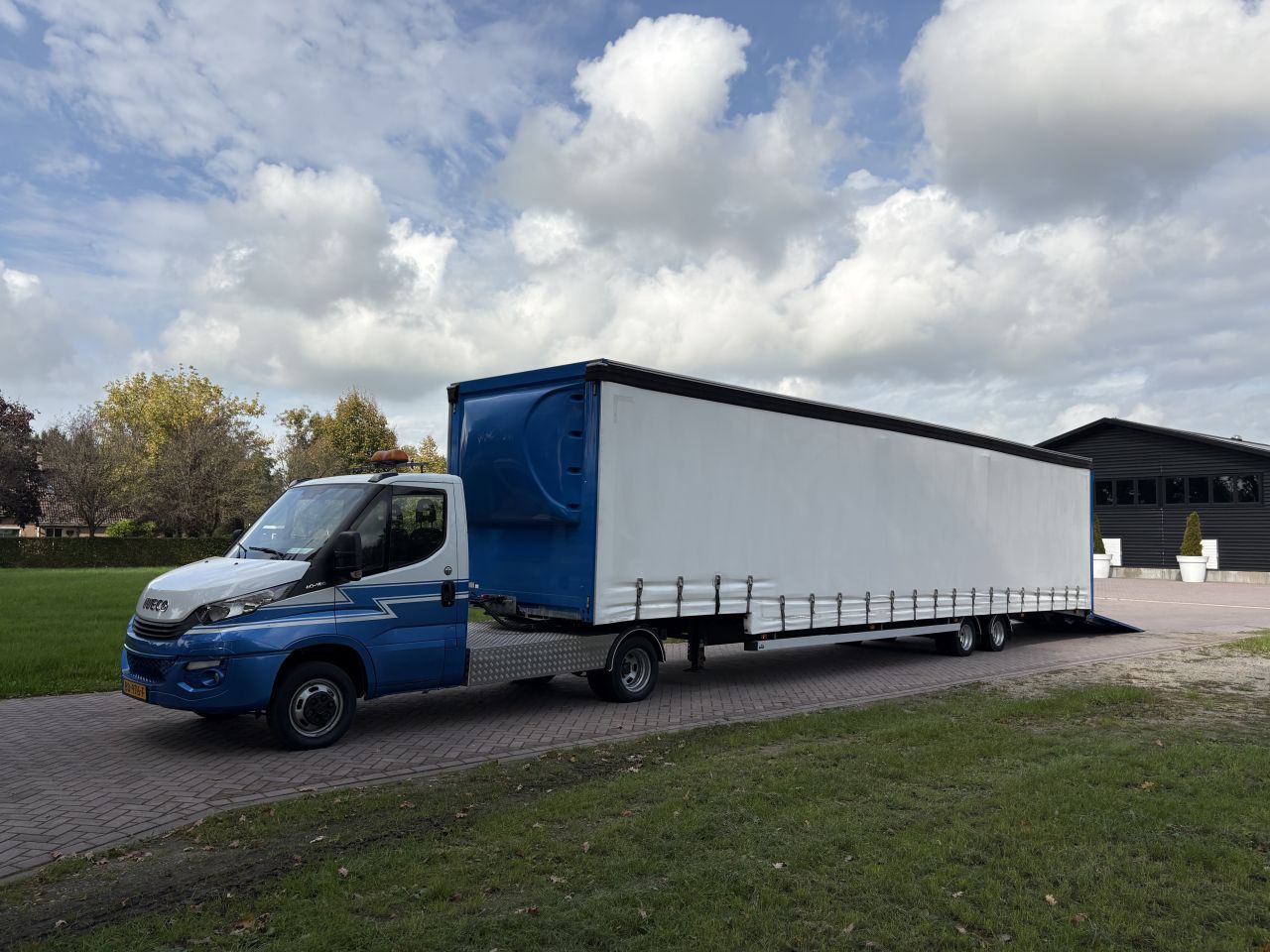 Be trekker Iveco Daily 40C15 euro 6 - be oplegger autotransporte