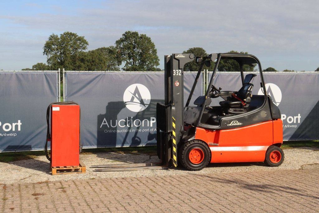 Linde E30/03/600 Elektrogabelstapler 3000kg 2005