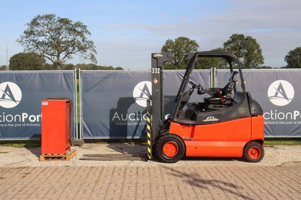 Linde E30/03/600 Elektrogabelstapler 3000kg 2005